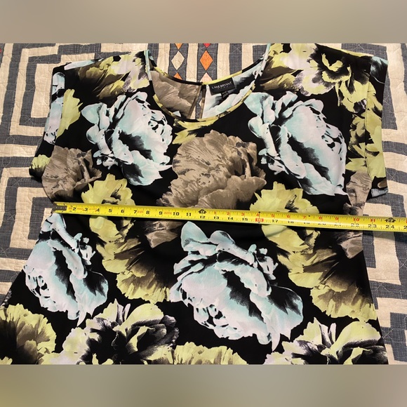 Lane Bryant - Floral Blouse - Keyhole back - Picture 3 of 8